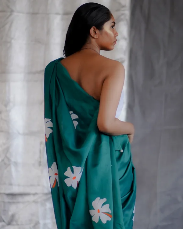 JADE BLOOM - Image 4